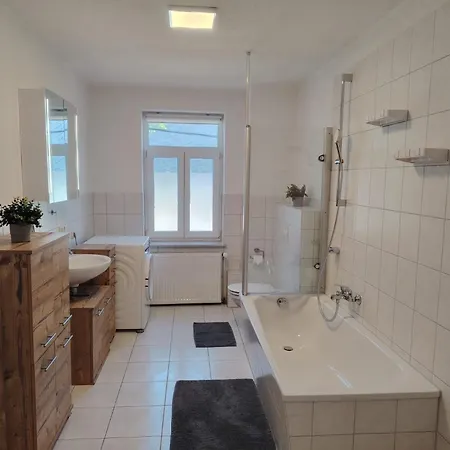 Ruhige Auszeit Mit Zentraler Anbindung Apartamento